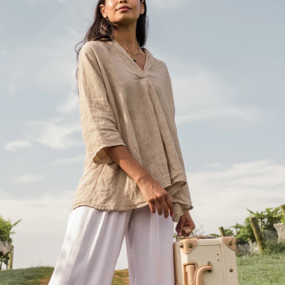 Cobblestone Living 100% linen made in Italy effortless top